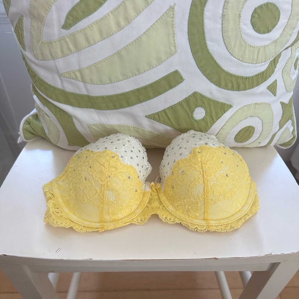 Vintage Victoria’s Secret Bra